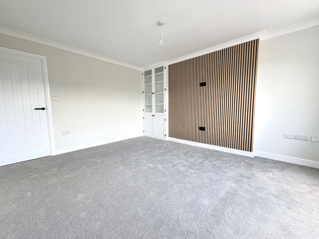 Property photo 2 of 9 Image