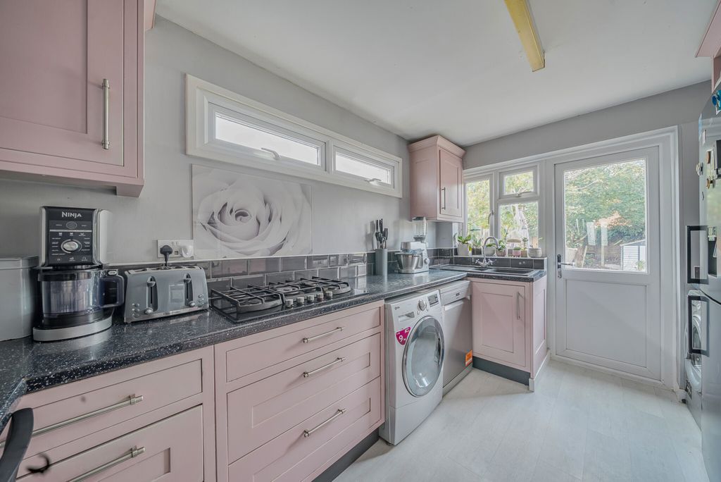 Property photo 2 of 22 1368856-7-68F2821...