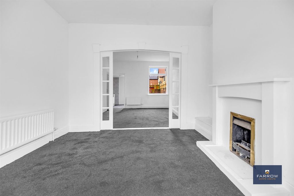 Property photo 3 of 23 Living Room