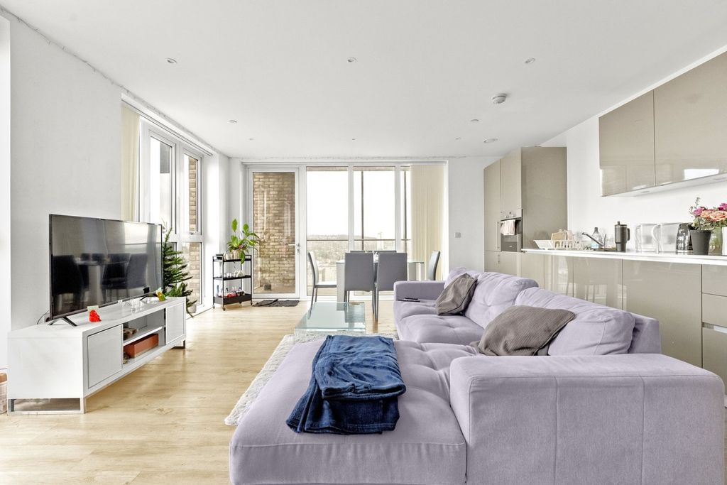 Property photo 2 of 14