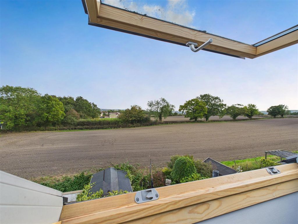 Property photo 1 of 12 Cam05476G0-Pr0062-Still012.Jpg