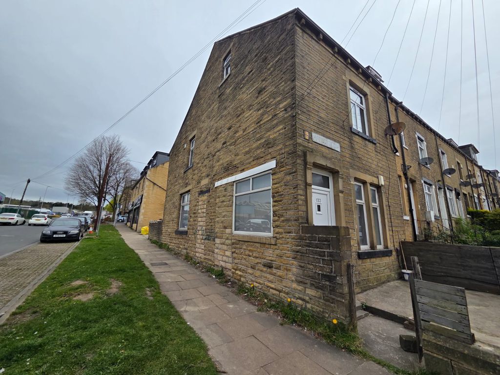 Property photo 1 of 23 132 Harlow Road, Bd7 2Hu