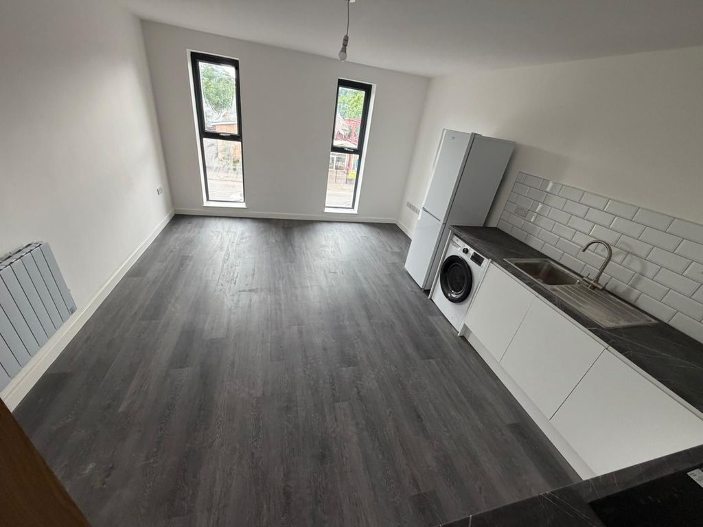 Property photo 1 of 3