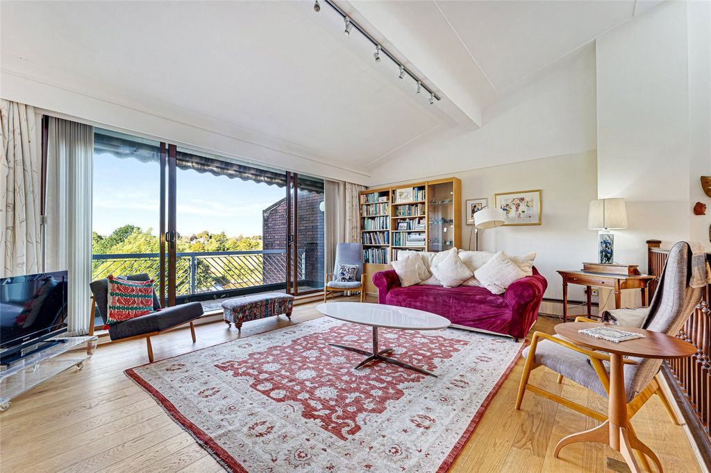 Property photo 2 of 18 Reception Room