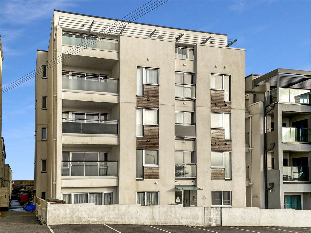 Property photo 1 of 11 3 The Point