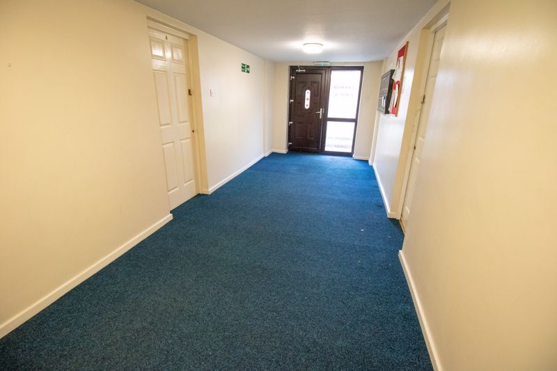 Property photo 3 of 11 Communal Area