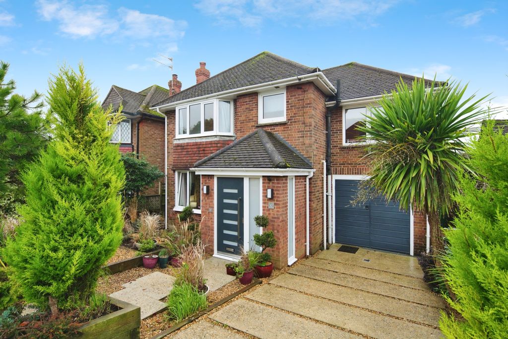 Property photo 1 of 37
