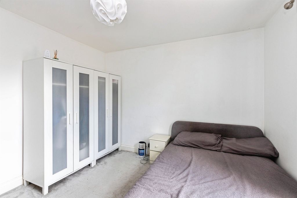 Additional image 9 of 2 bed flat for saleMarkham Road, Bournemouth BH9