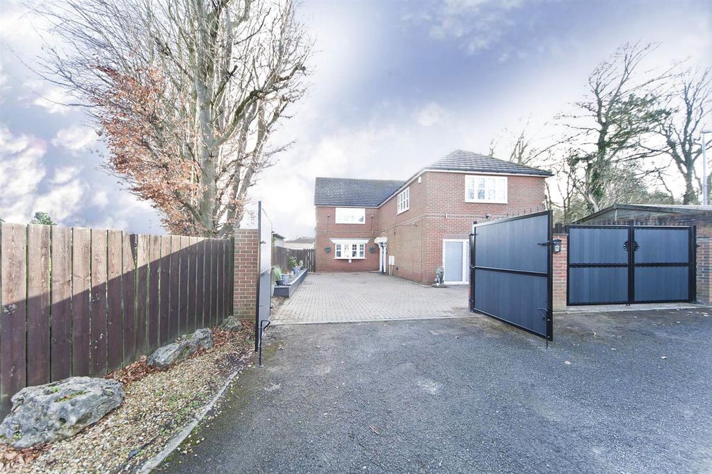 Property photo 1 of 53