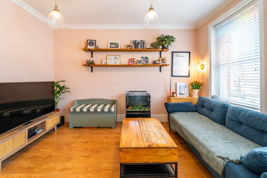 Property photo 2 of 12 Ndb05098