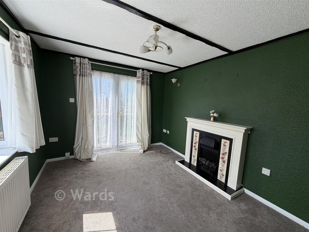 Property photo 3 of 6 Lounge