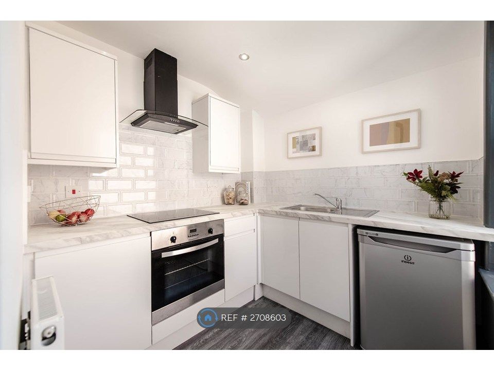 Property photo 3 of 7 Kitchen Area