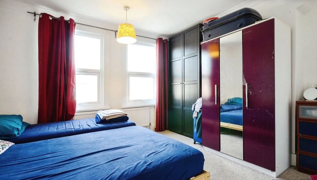 Property photo 3 of 9