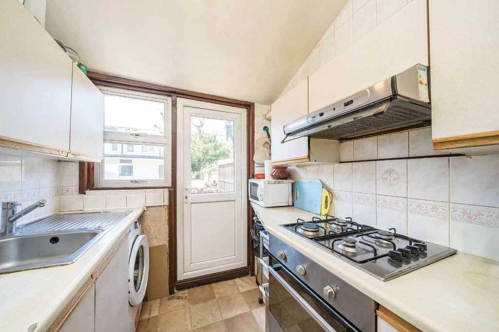 Property photo 3 of 7