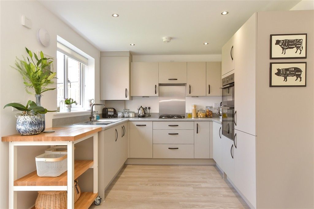 Property photo 3 of 13 Kitchen