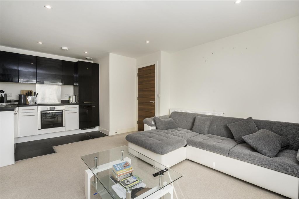 Property photo 3 of 13 Davidson Frost-Wellings, Dfw, Stanmore Place, Mona