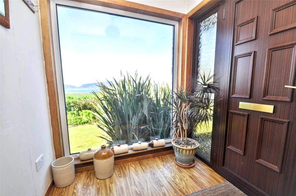 Property photo 2 of 30 Entrance Vestibule