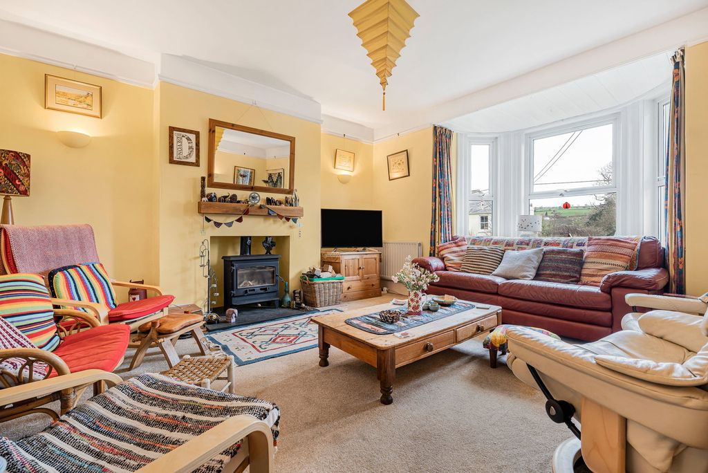 Property photo 1 of 25