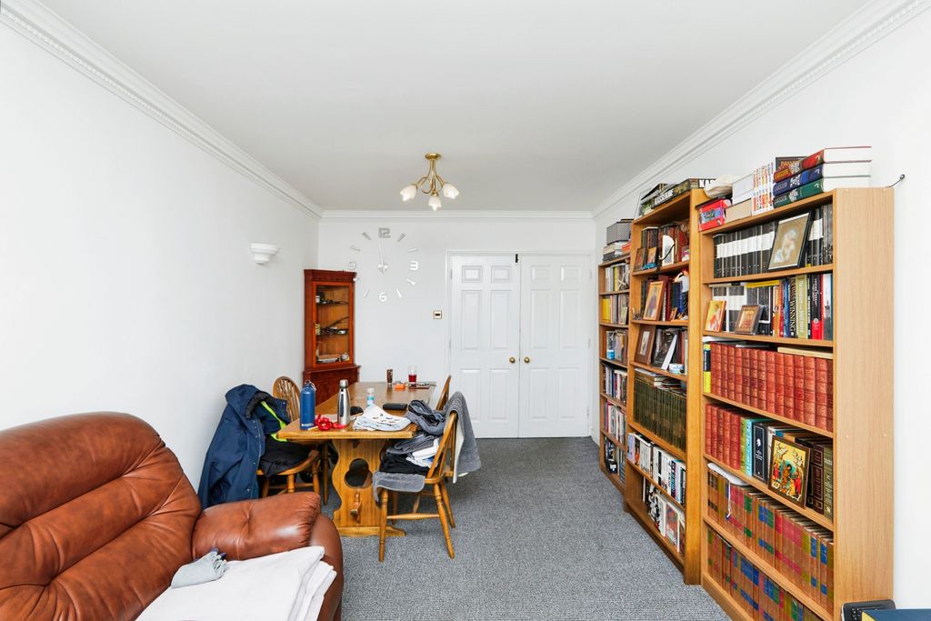 Property photo 3 of 14 Lounge/ Diner