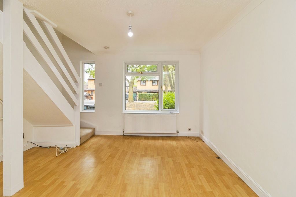 Property photo 3 of 19 Pbox-Img.Jpg