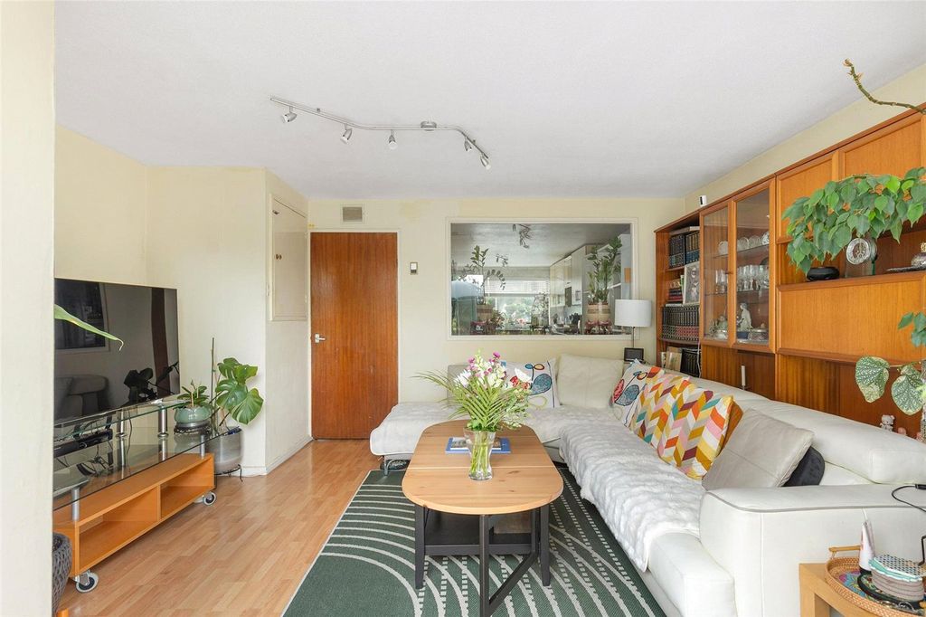 Property photo 3 of 18 Picture No. 04