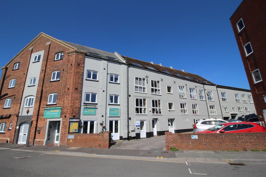 Property photo 3 of 15