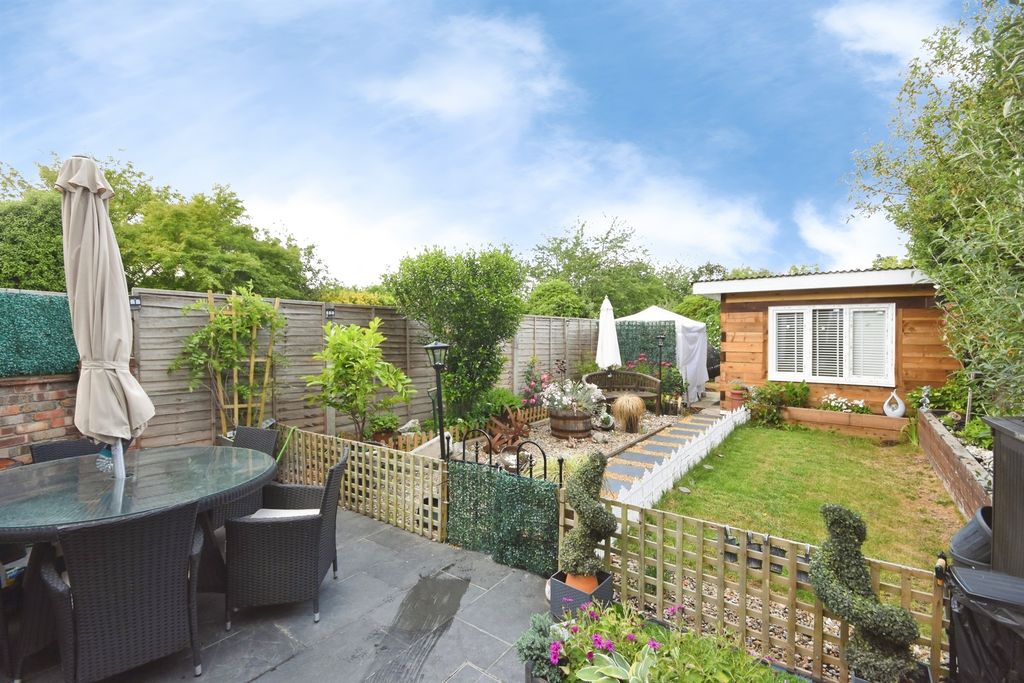 Property photo 2 of 26