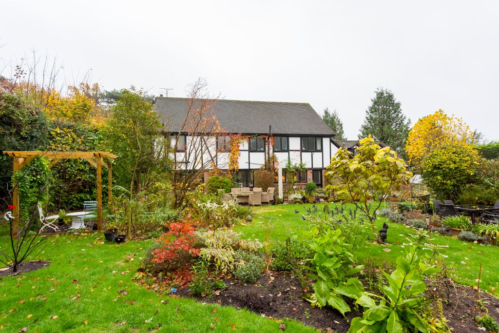 Property photo 3 of 21 Garden