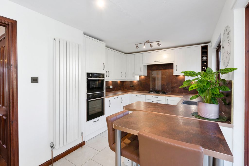 Property photo 3 of 12 Property Image 3