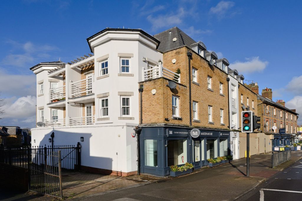 Property photo 2 of 15 Front Aspect