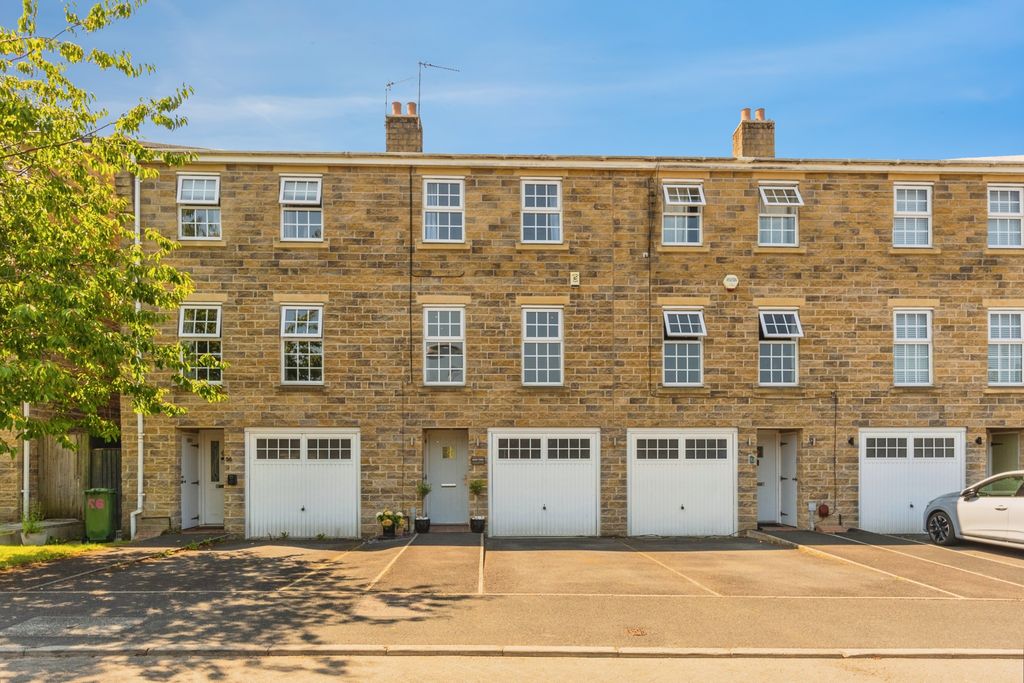 Property photo 1 of 25
