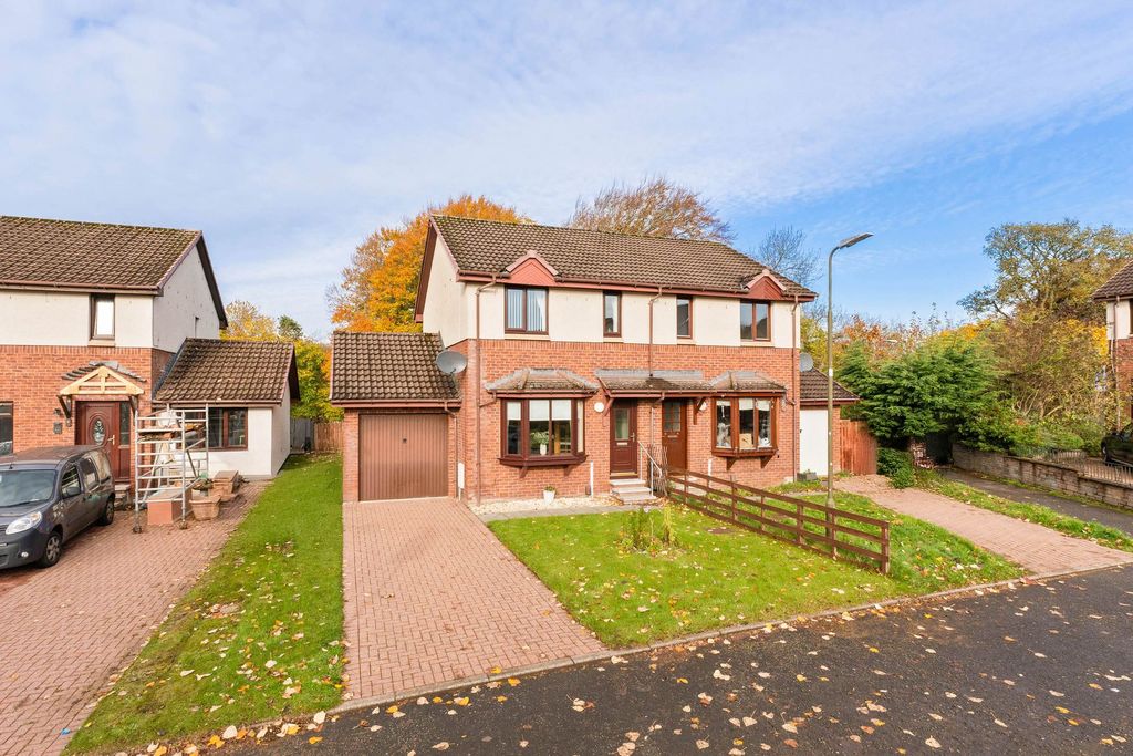 Property photo 1 of 32