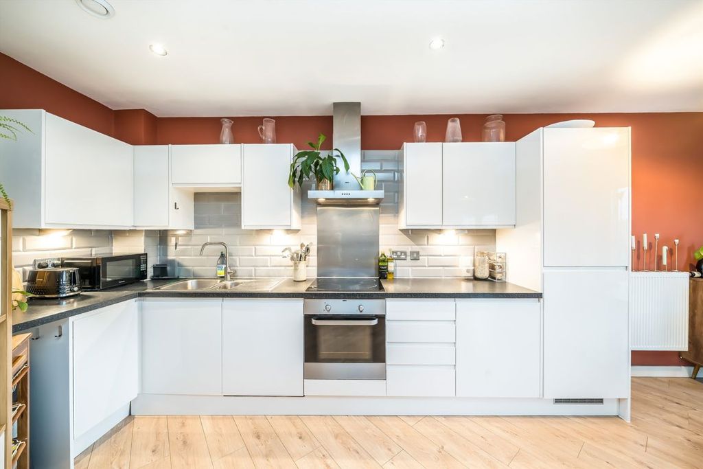 Property photo 2 of 8