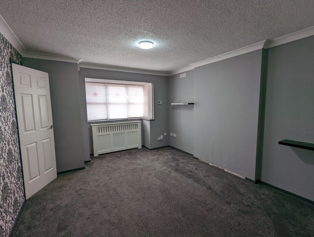 Property photo 2 of 10 Living Room