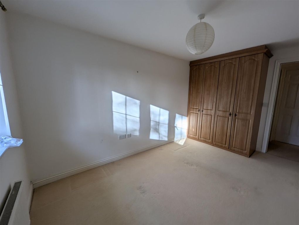 Property photo 3 of 10 Bedroom 1