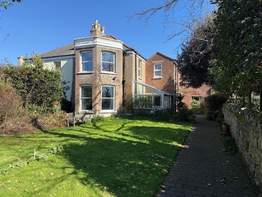 Property photo 1 of 16 Front 1.Jpeg