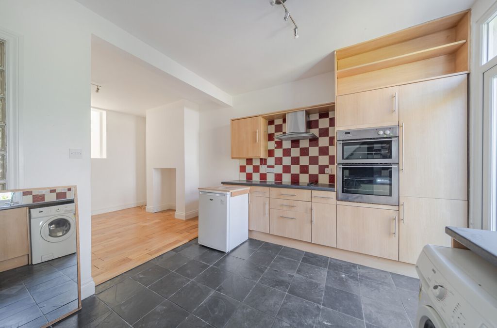 Property photo 3 of 14 1502081-14-6A7Dcf...