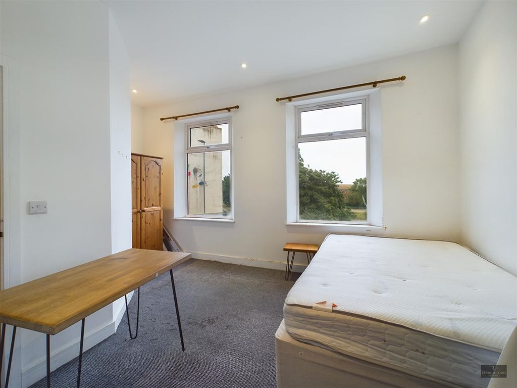 Property photo 3 of 15 Cam01856G0-Pr0116-Still007.Jpg