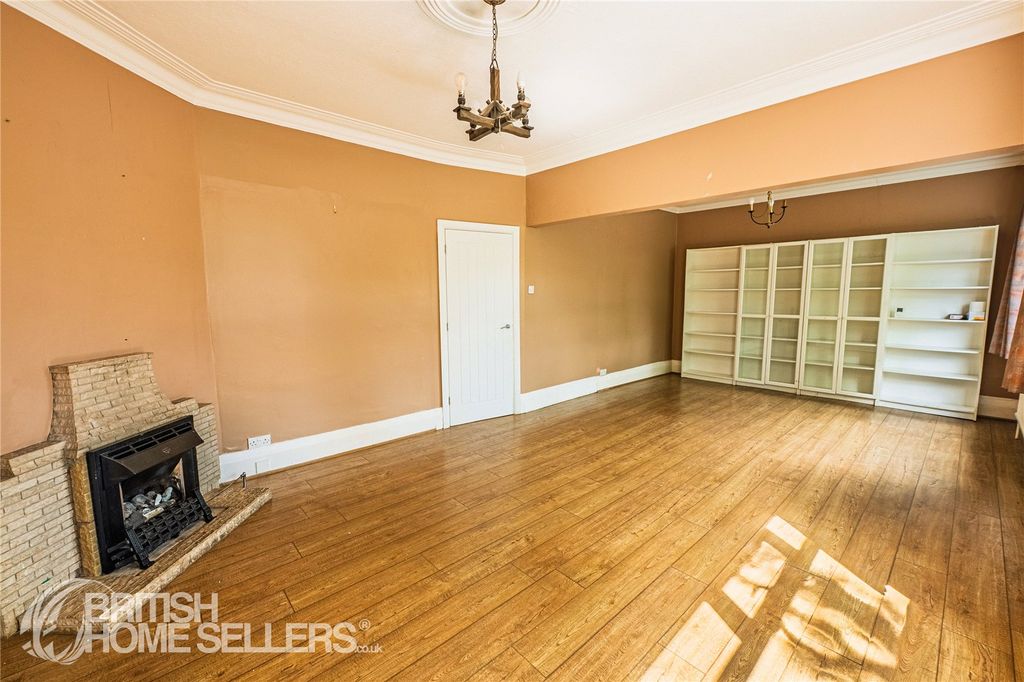 Property photo 3 of 30 Picture No. 02