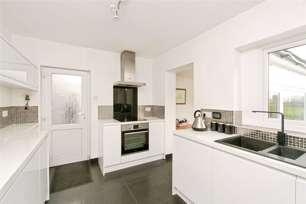 Property photo 3 of 23 Picture No. 22