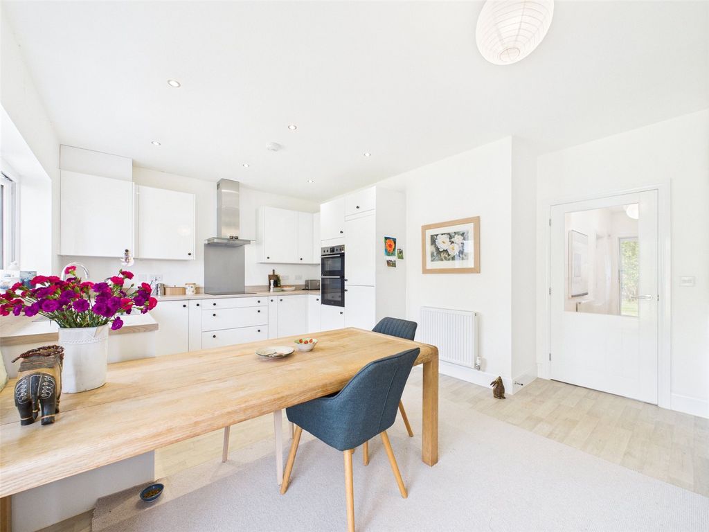 Property photo 2 of 14 Picture No. 02
