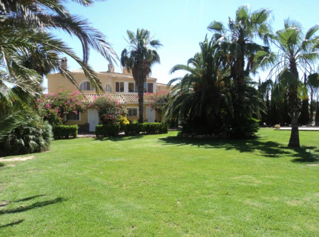 Property photo 2 of 10