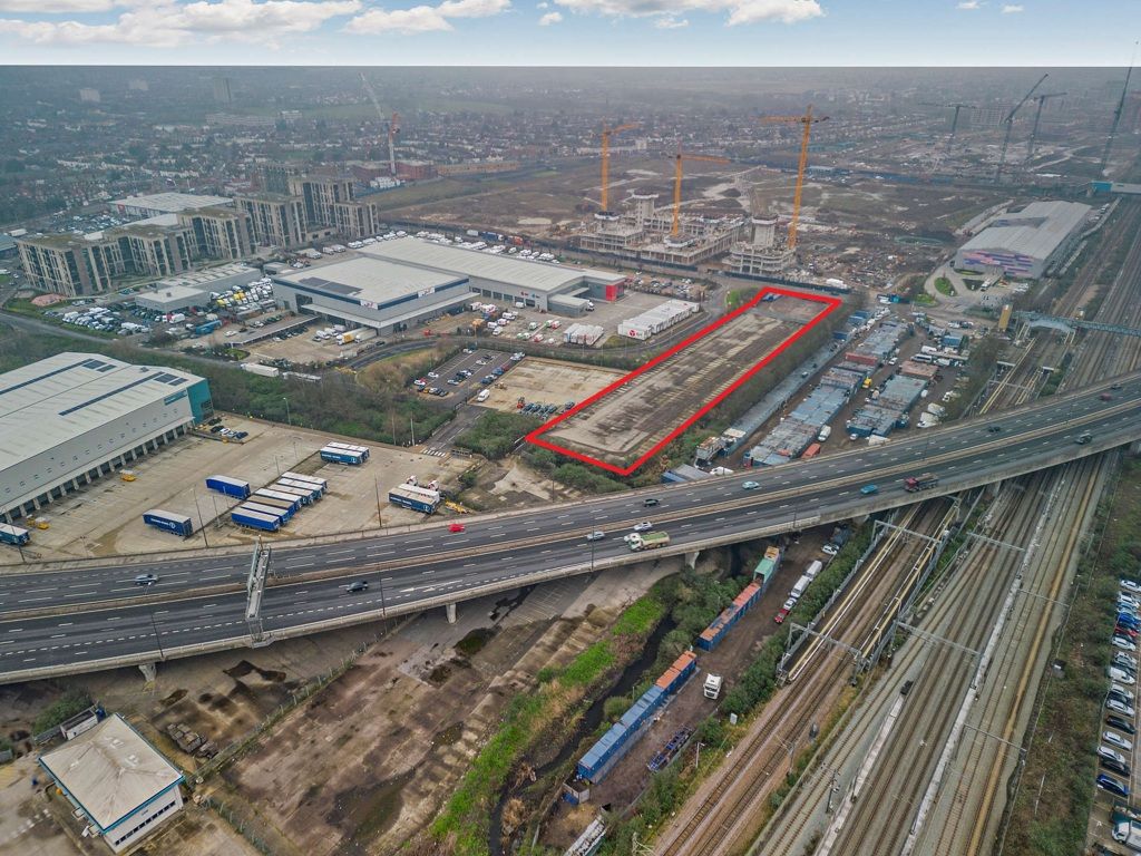 Property photo 3 of 9 Photo 12