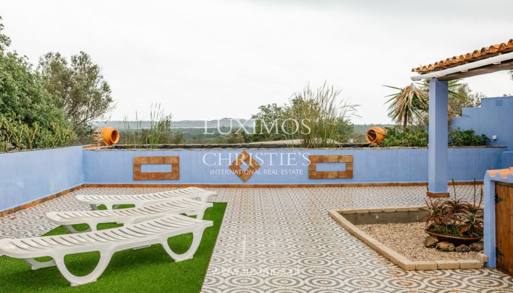 Property photo 2 of 25