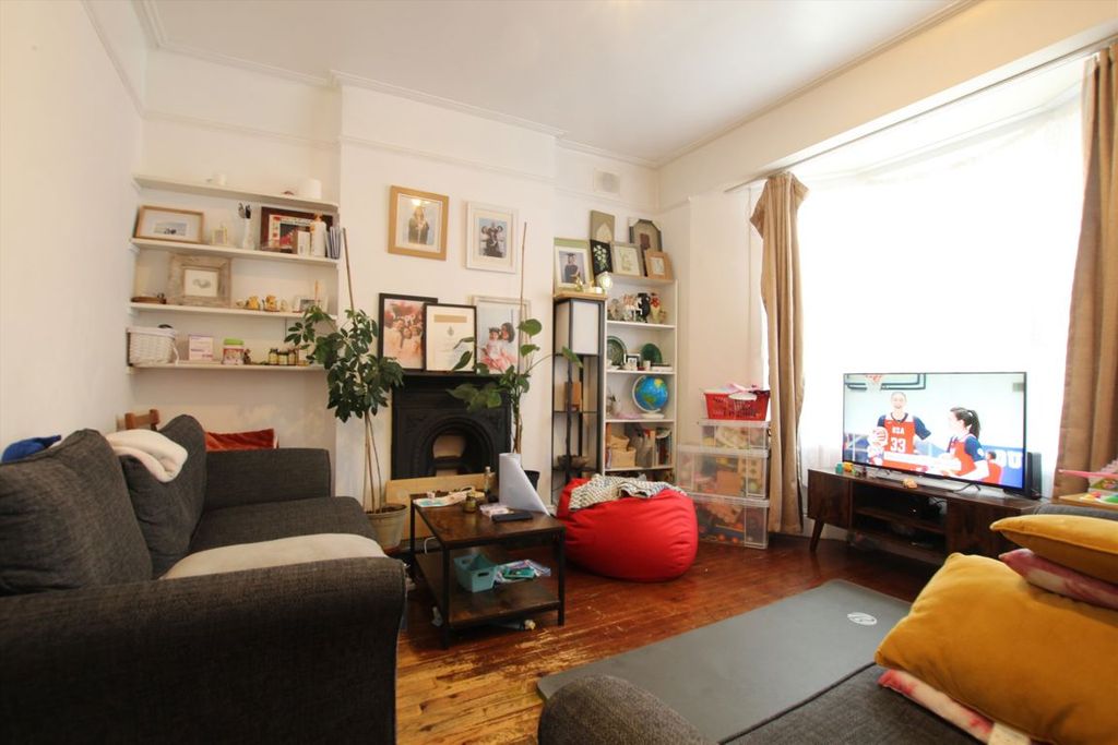 Property photo 2 of 7