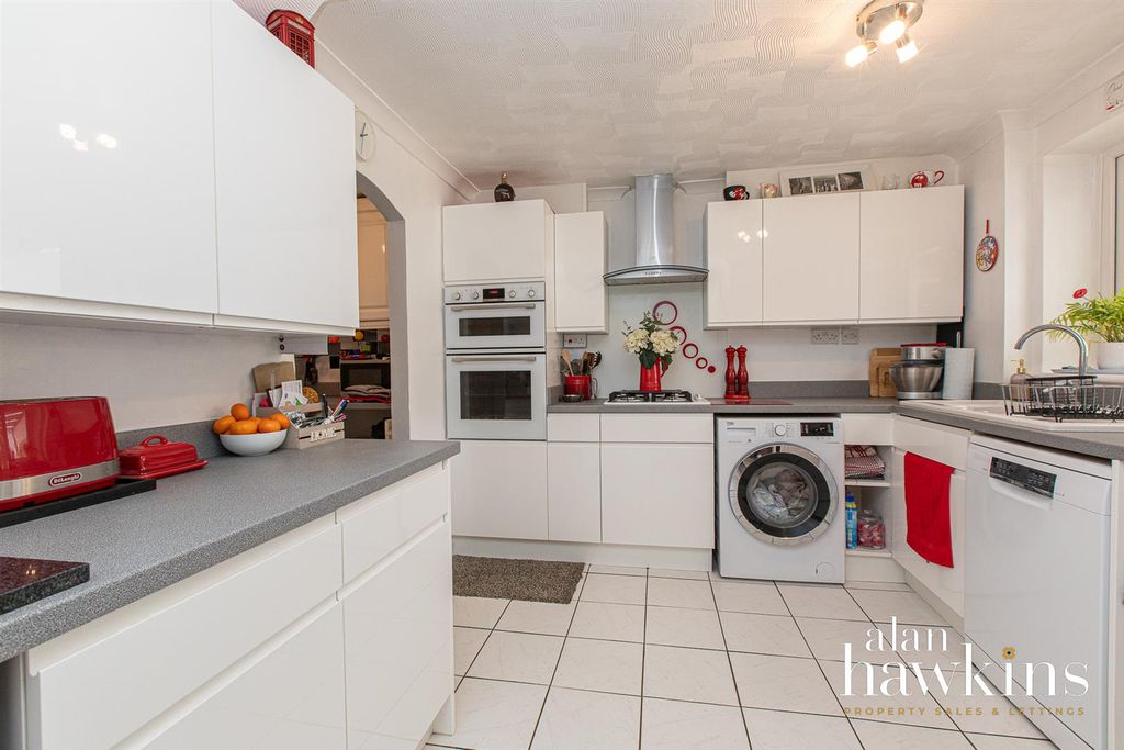 Property photo 2 of 17 3469-16.Jpg