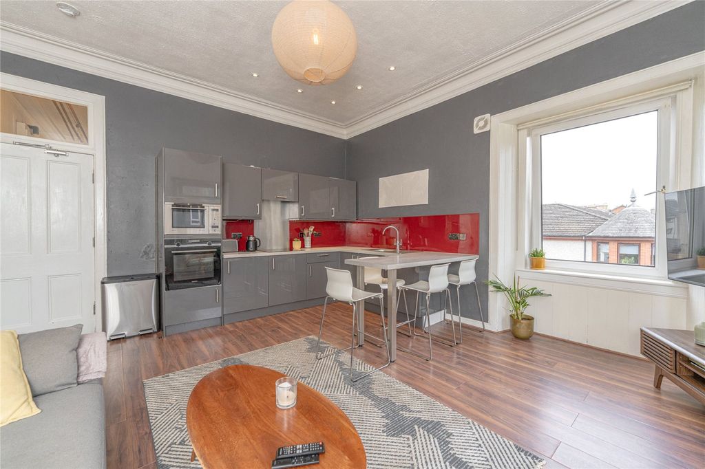 Property photo 3 of 17 Lounge/Kitchen