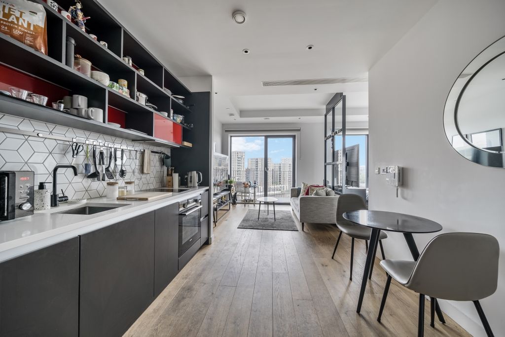 Property photo 3 of 18 1333376-9-6890d25...