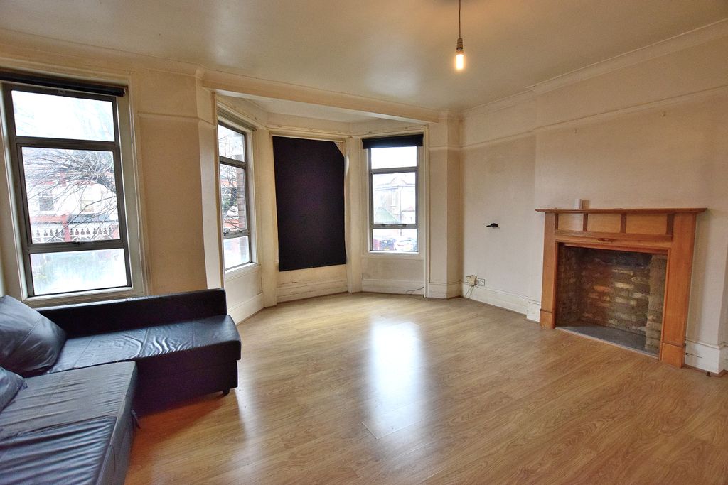 Property photo 2 of 6 Living Room