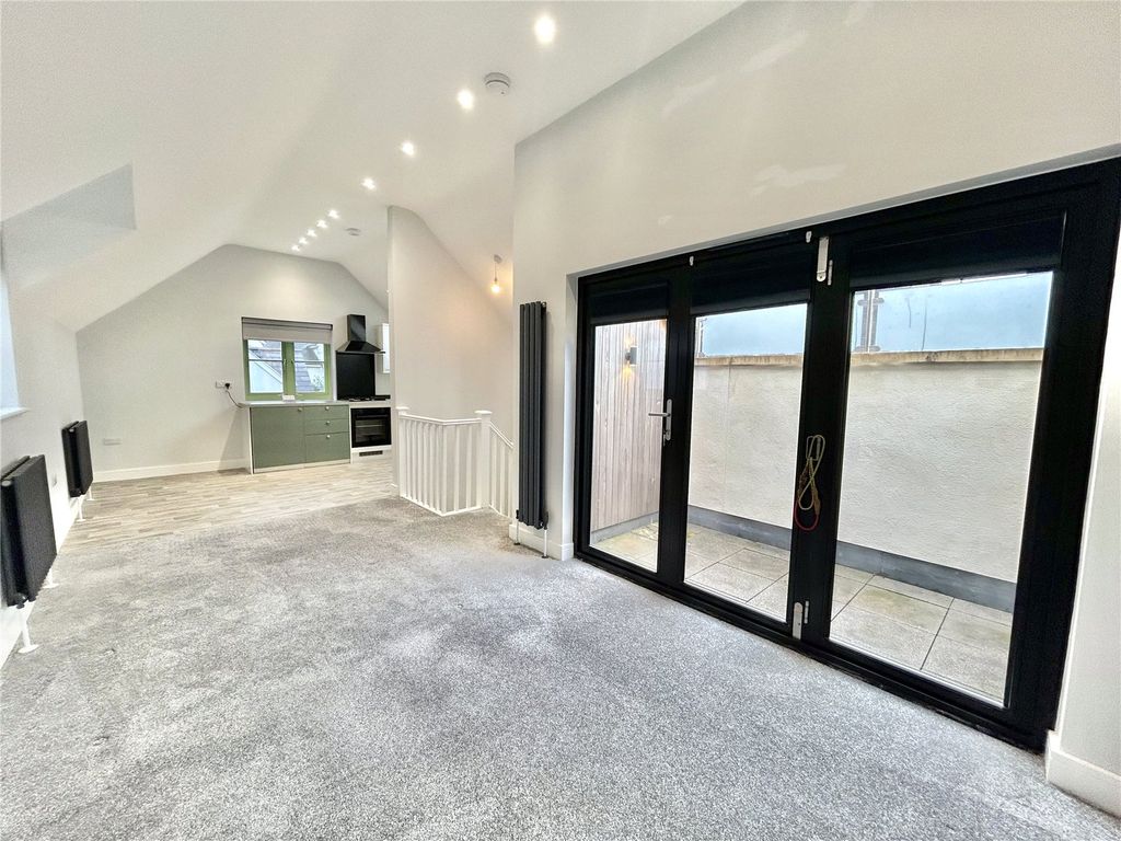 Property photo 3 of 13 Picture No. 06